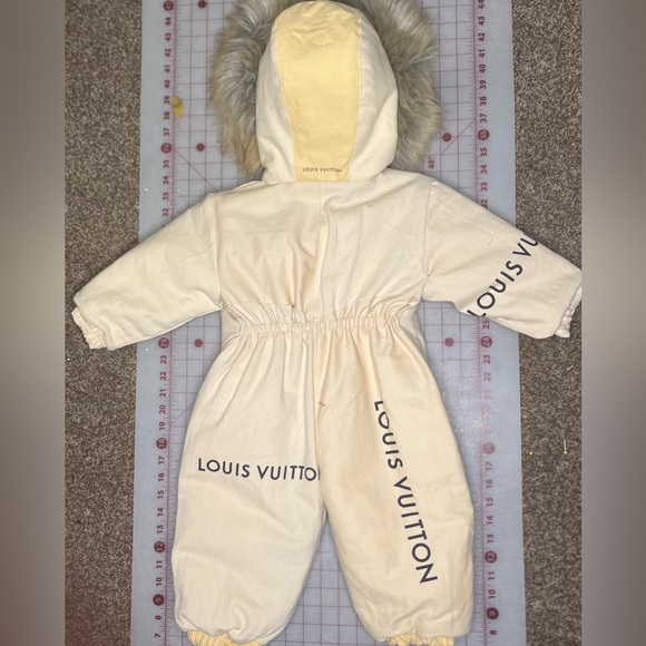 Custom Louis Vuitton Snowsuit. - Picture 4 of 4